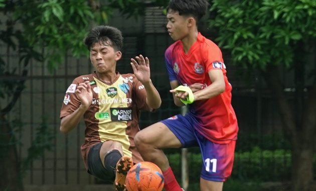 One of the trial matches for the Jakarta U17 League pre-season at the PSF Pancoran field, Jakarta, Sunday (12/1/2025). (Jakarta U17 League)