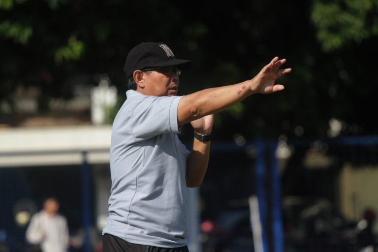 Rudi “Gow” Gunawan: Pejuang Sepak Bola UMS yang Tak Pernah Lelah Membina di Tengah Krisis Lapangan dan Sistem
