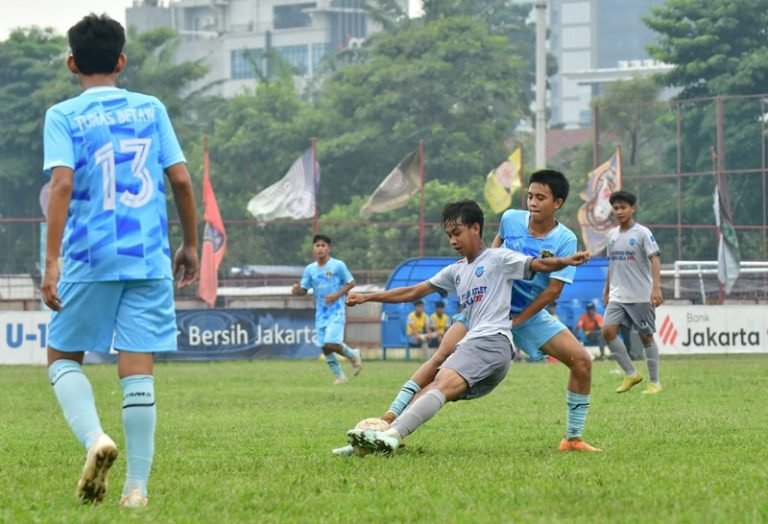 Bina Mutiara Dipaksa Bermain Kaca Mata Oleh Tim Lemah Tunas Betawi